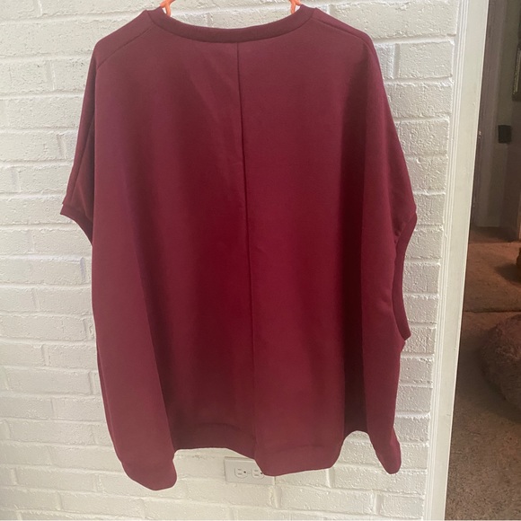 Sweatshirt like topper, oversized XL, burgundy in color - Picture 2 of 8